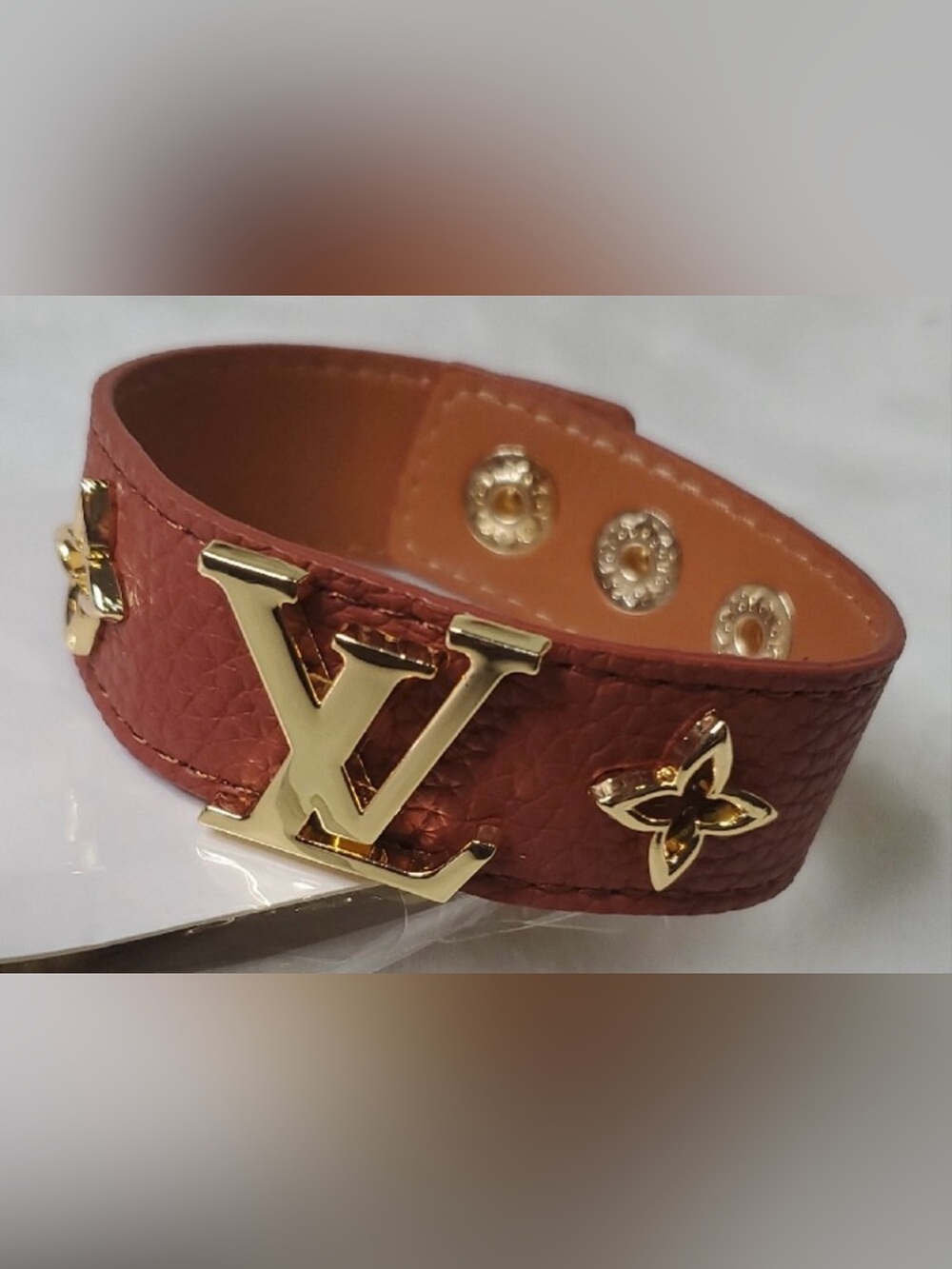 Fashion Jewelry Brown Bracelet with Gold Accent Emblems